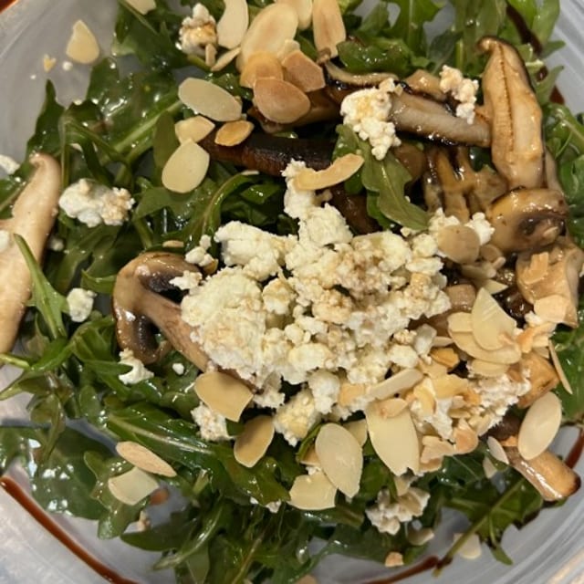 Ensalada De Arugula y Setas.