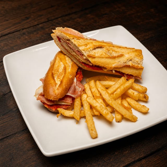 Bocata De Bonito Y Anchoas.