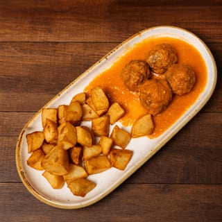 Albondigas Con Patatas