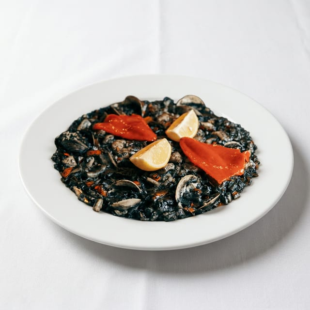 Arroz Negro Con Gambas Y Calamares (2P).