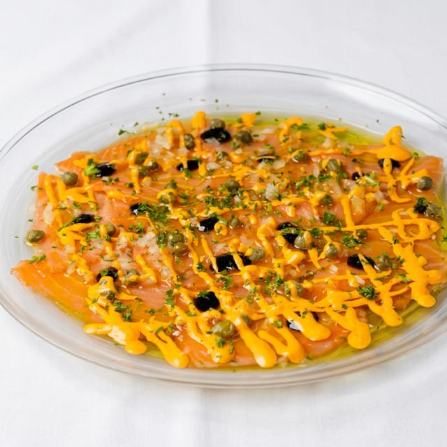 Tiradito de salmon Ahumado.