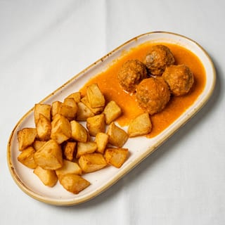 Albondigas Con Patatas