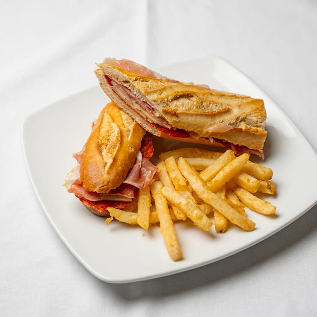 Bocata De Tortilla Española.